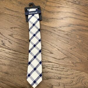 NWT white and blue tie